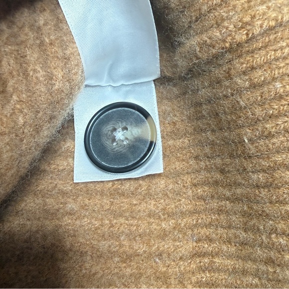 100% wool Everlane Women's Camel Cardigan Sweater - Picture 9 of 16